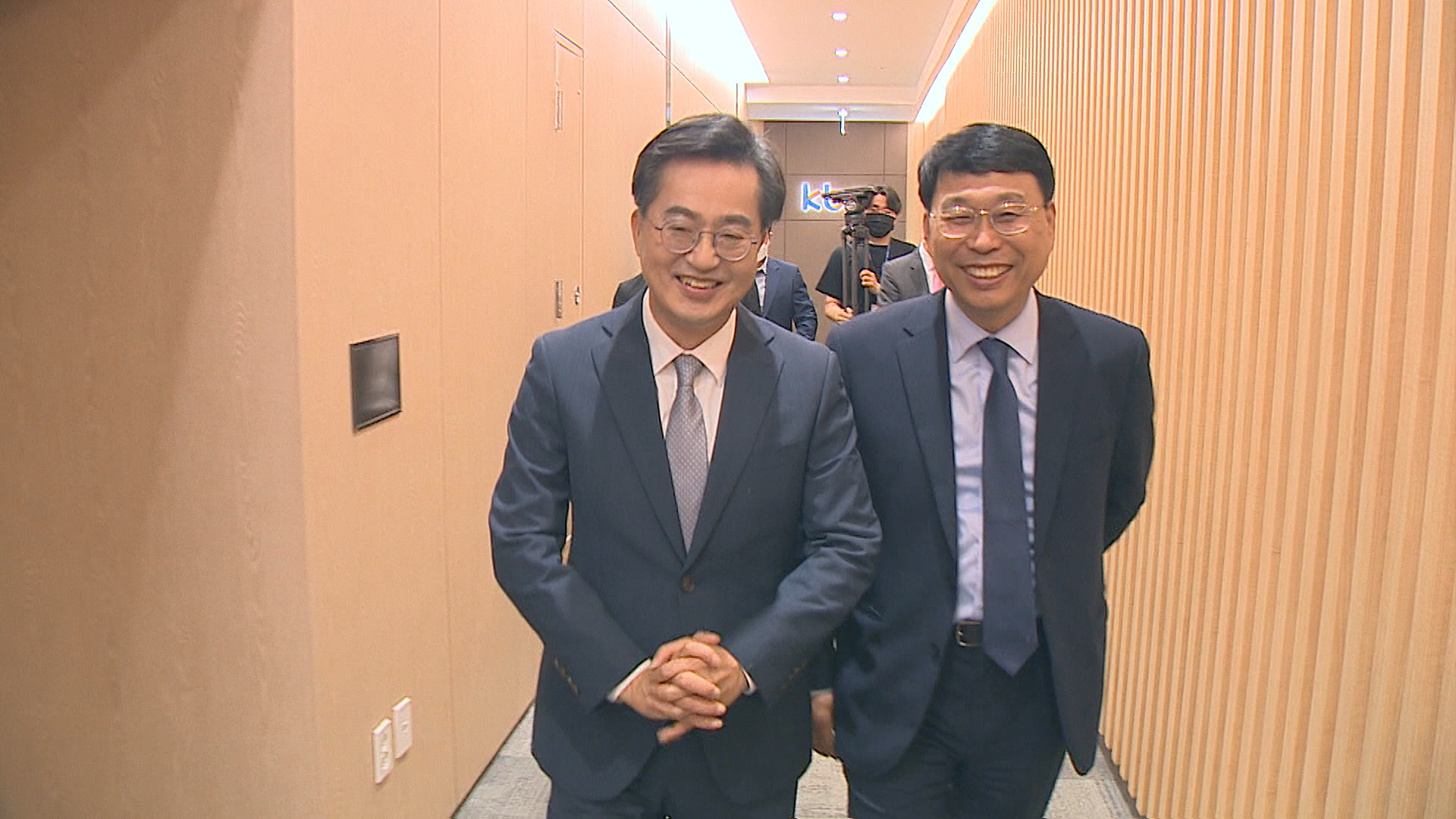 김동연 “진영과 당파 뛰어넘어 헌신”